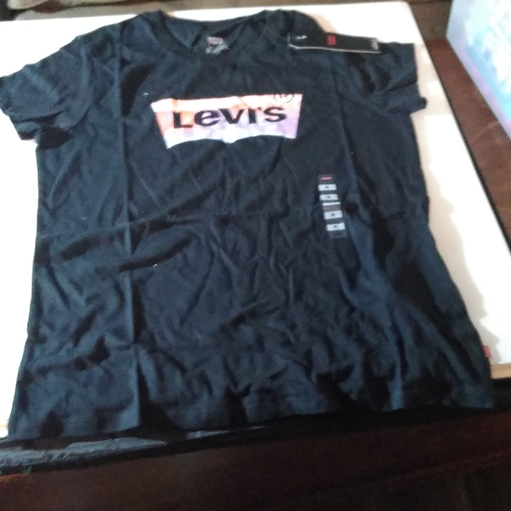 Levi's t shirt